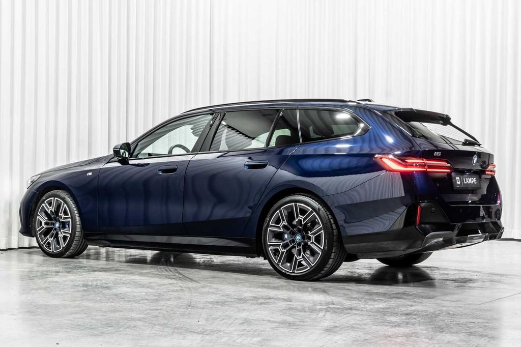 BMW i5 2025