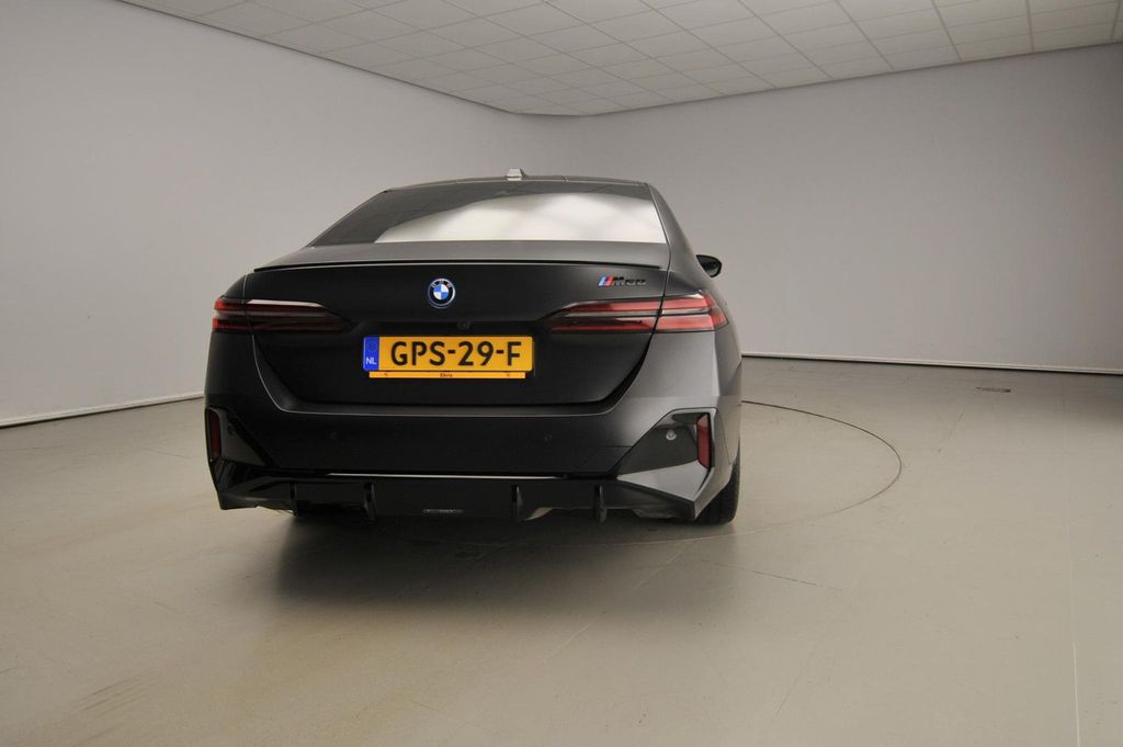 BMW i5 2024