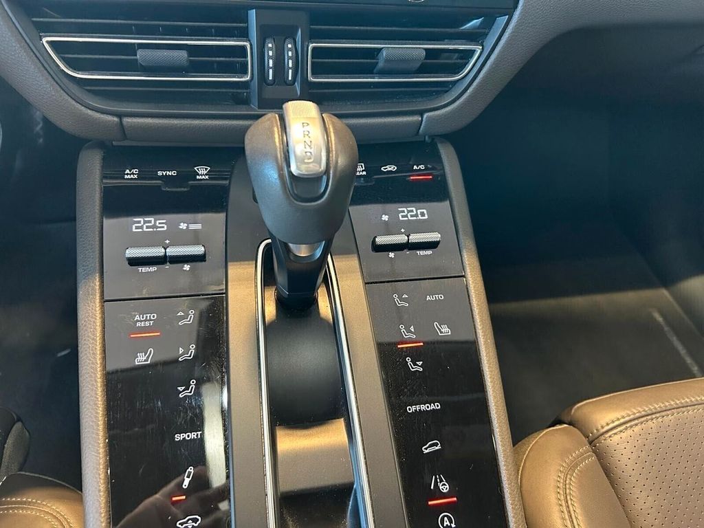 Porsche Macan 2022