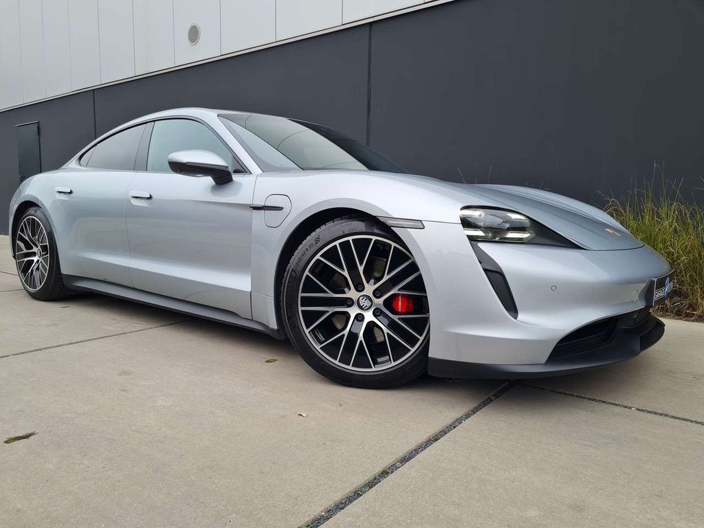 Porsche Taycan 2021