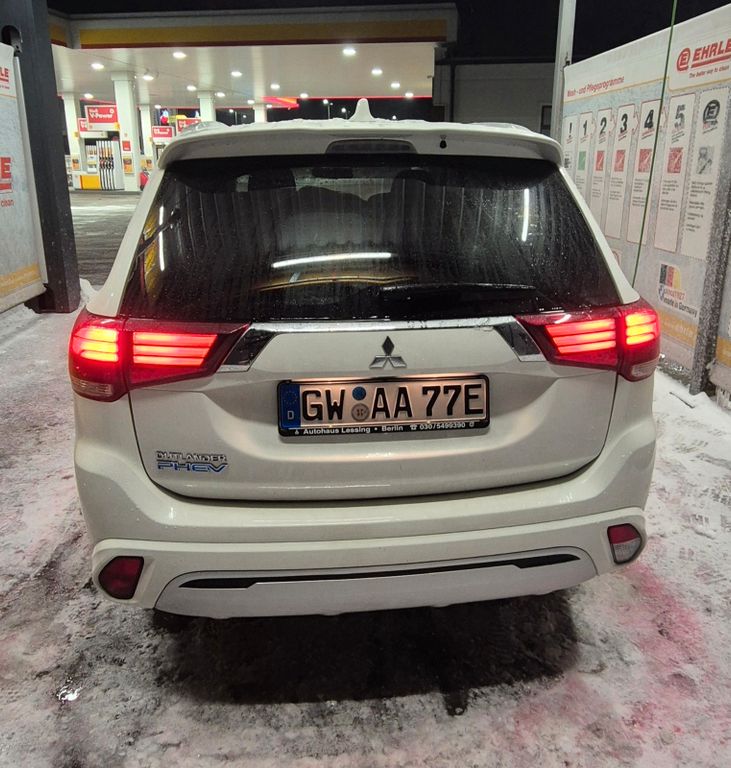 Mitsubishi Plug-in Hybrid Outlander 2020