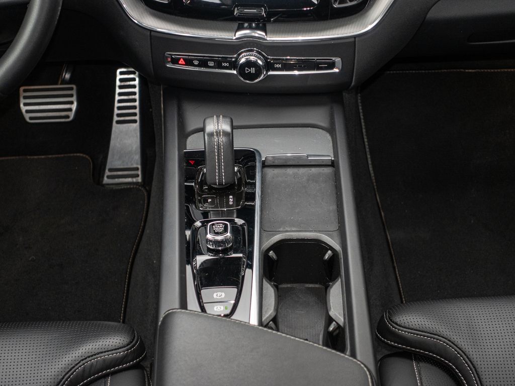 Volvo XC60 2022