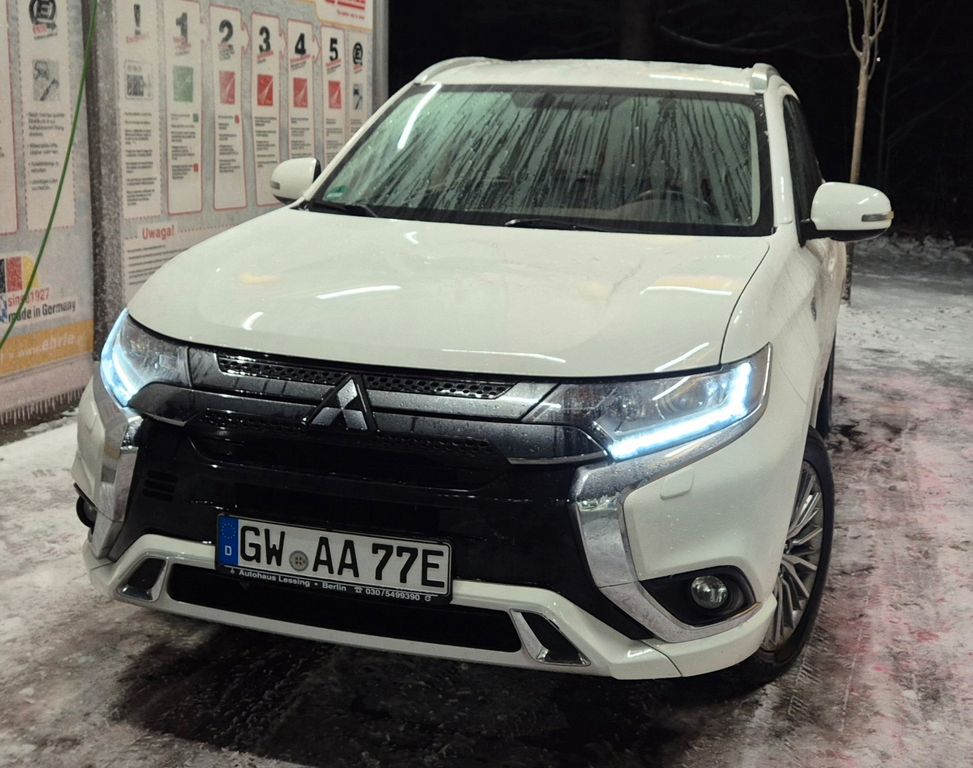 Mitsubishi Plug-in Hybrid Outlander 2020