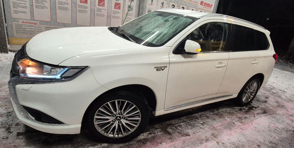 Mitsubishi Plug-in Hybrid Outlander 2020