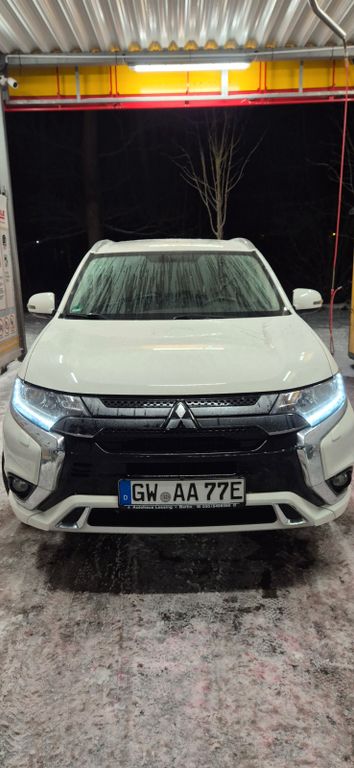 Mitsubishi Plug-in Hybrid Outlander 2020