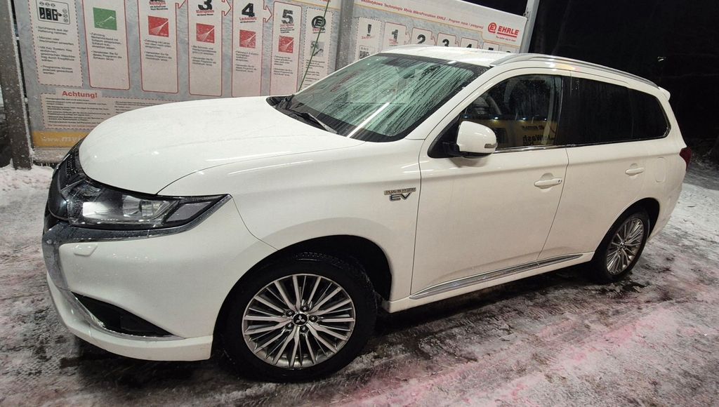 Mitsubishi Plug-in Hybrid Outlander 2020