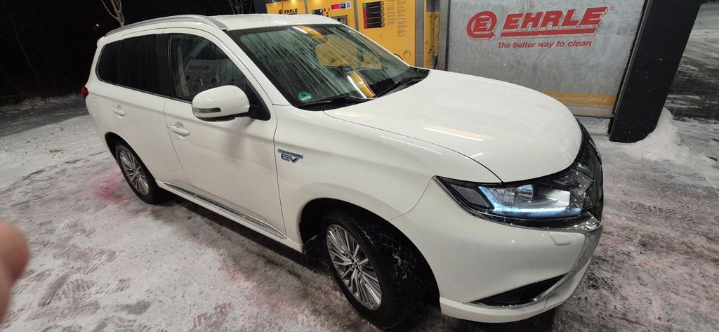 Mitsubishi Plug-in Hybrid Outlander 2020