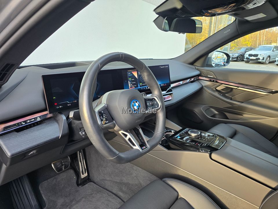 BMW i5 2024