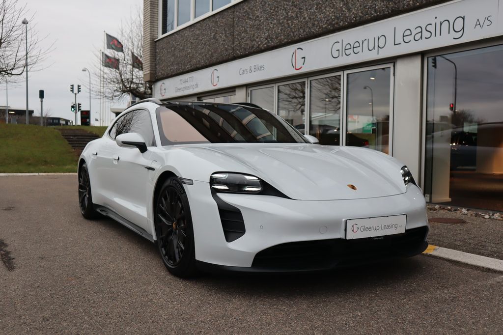 Porsche Taycan 2023