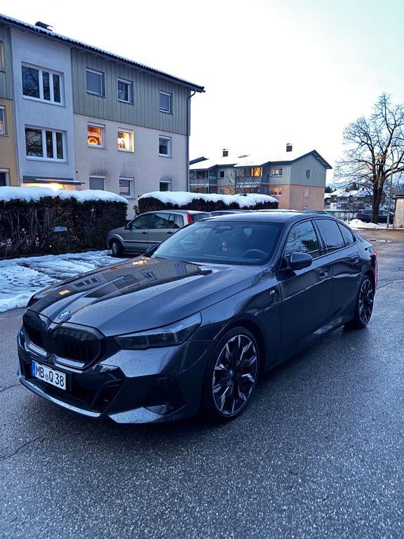 BMW 550 2025