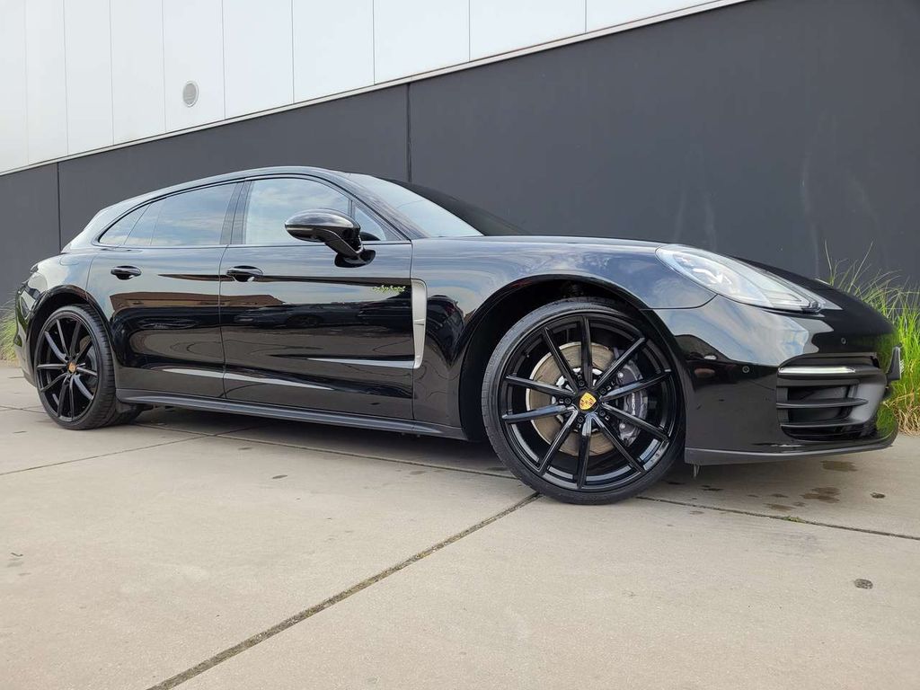 Porsche Panamera 2023