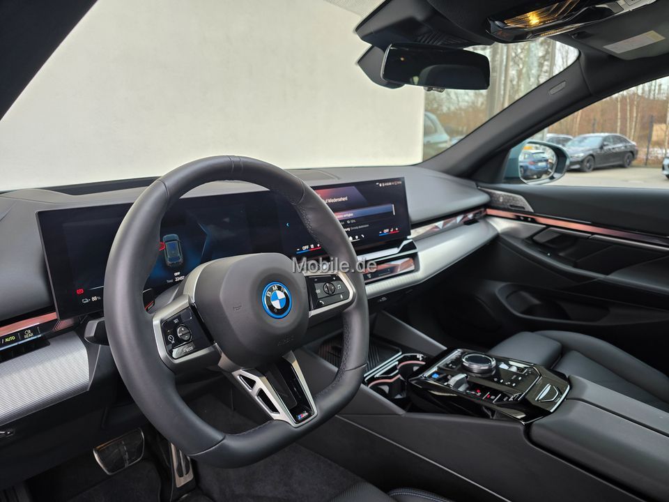 BMW i5 2025
