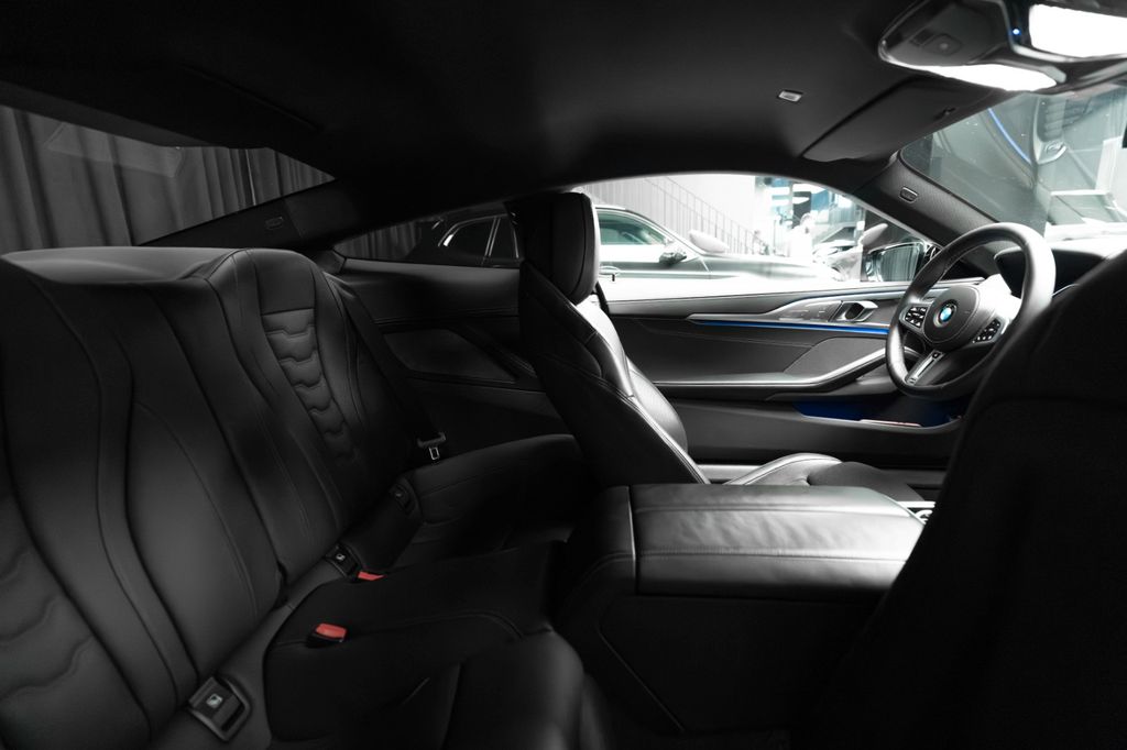 BMW M850 2023