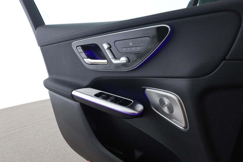 Mercedes-Benz GLC 300 2025