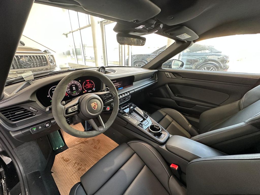 Porsche 992 2025