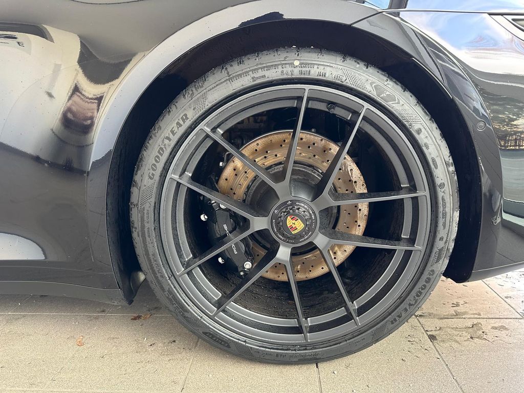 Porsche 992 2025