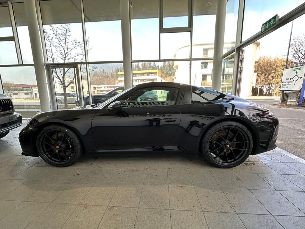 Porsche 992 2025