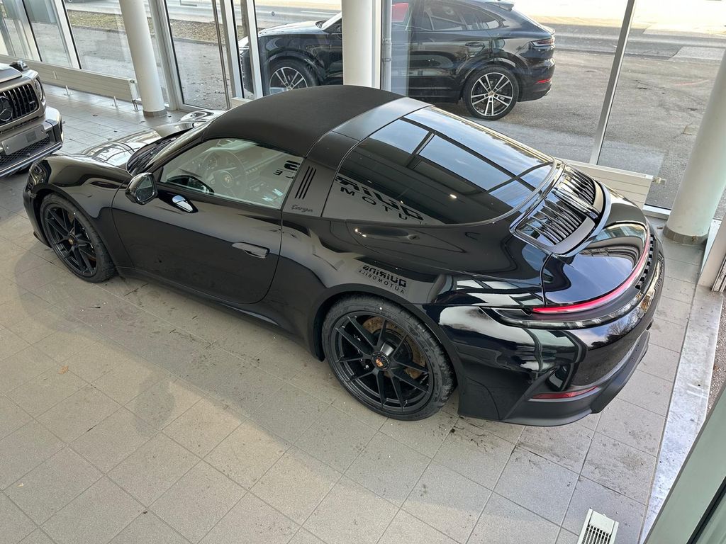 Porsche 992 2025