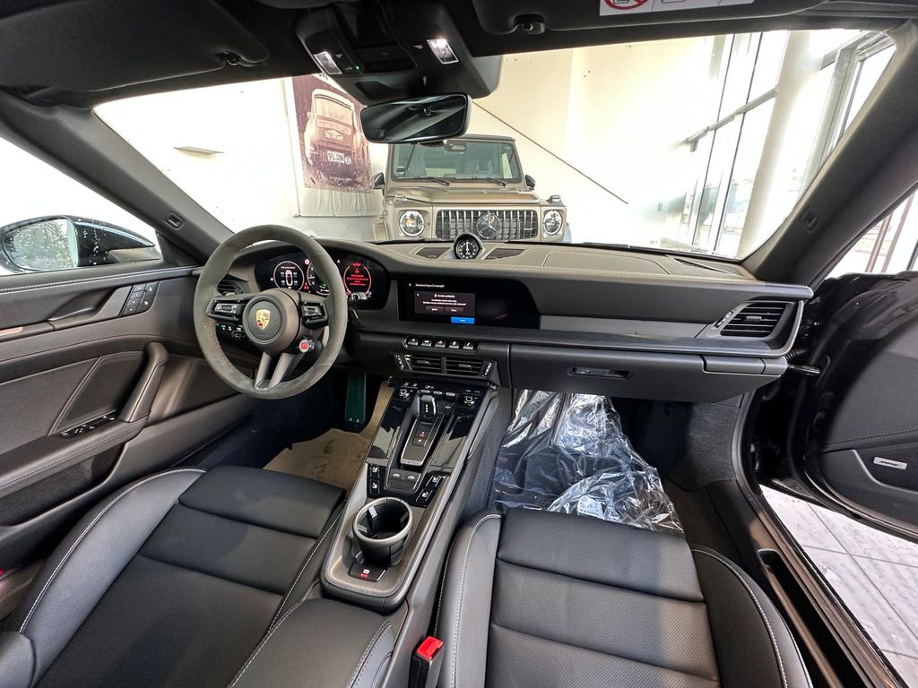 Porsche 992 2025