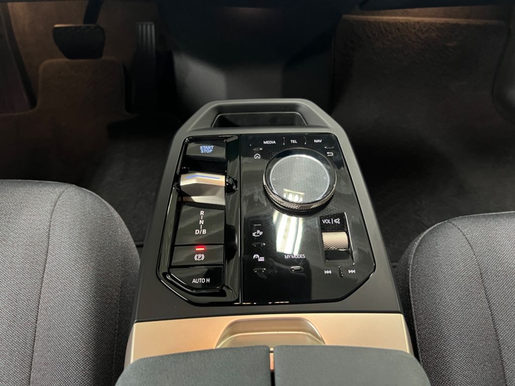 BMW iX 2021