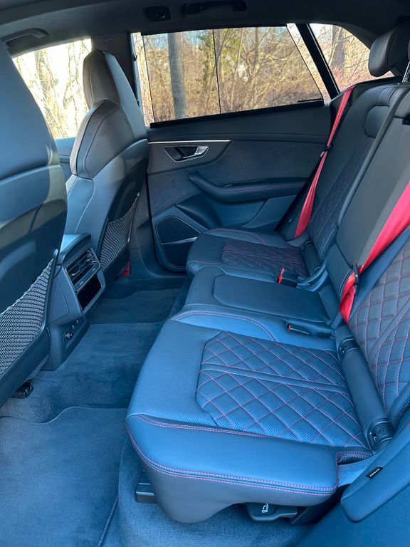 Audi SQ8 2025