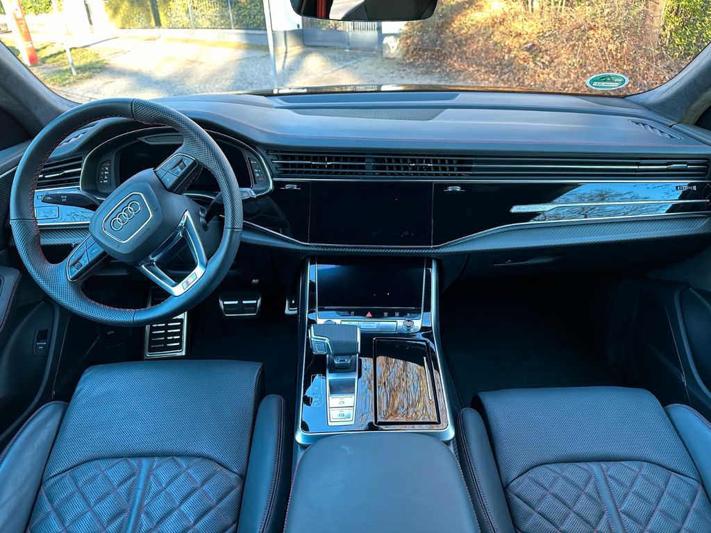 Audi SQ8 2025