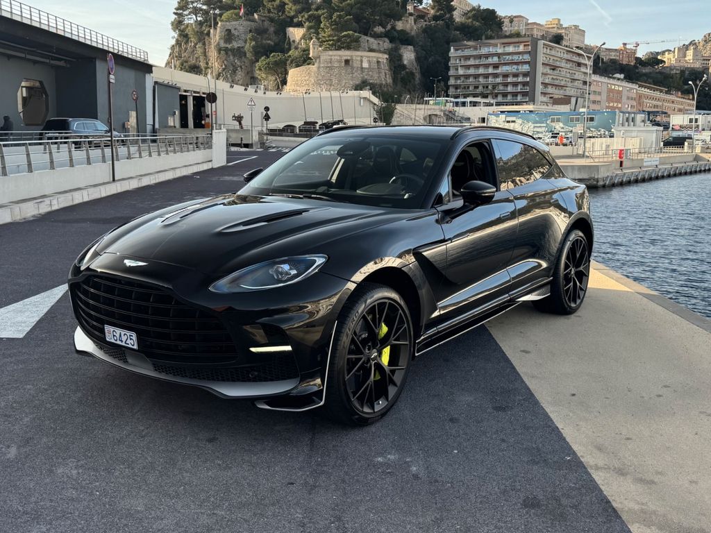 Aston Martin DBX 2025