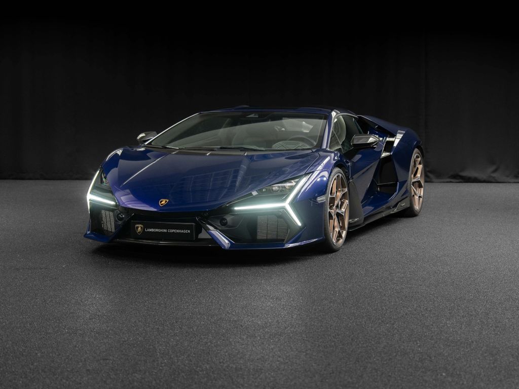 Lamborghini Revuelto 2024