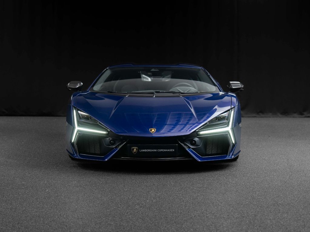 Lamborghini Revuelto 2024