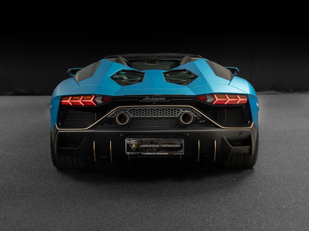Lamborghini Aventador 2022