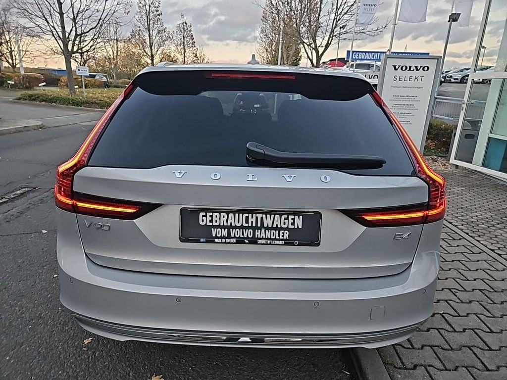 Volvo V90 2024
