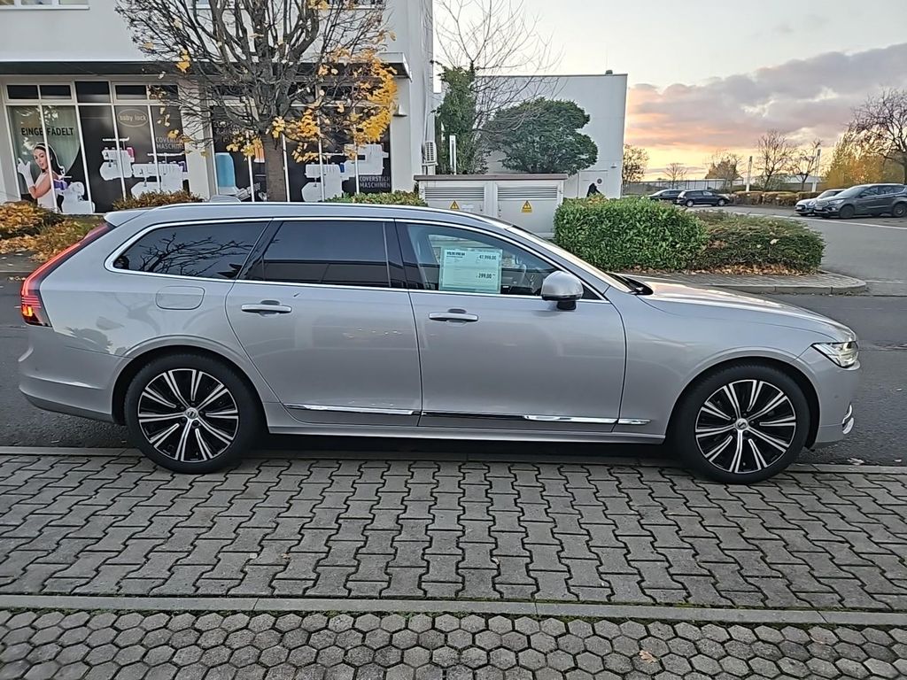 Volvo V90 2024