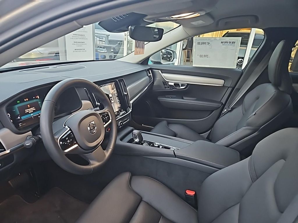 Volvo V90 2024