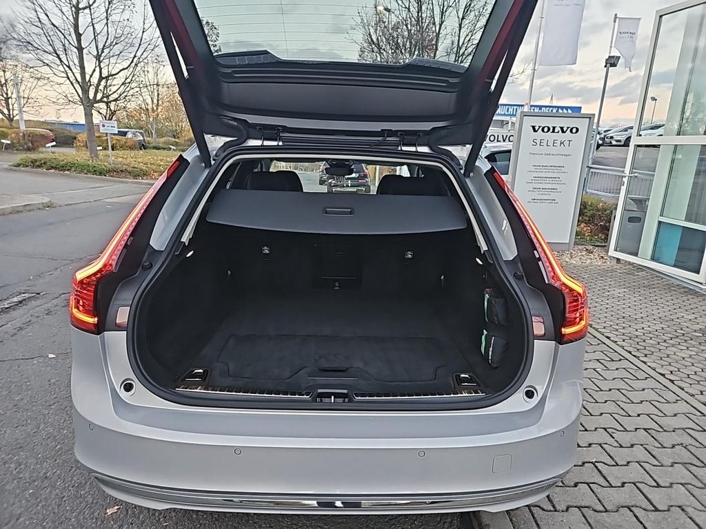 Volvo V90 2024