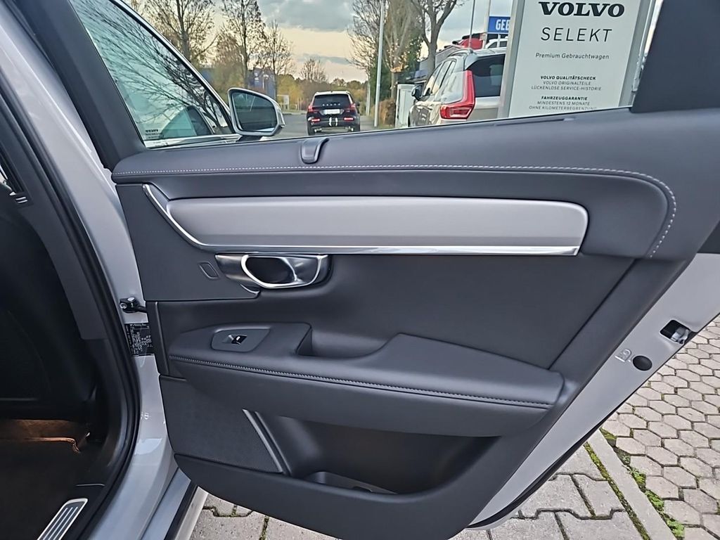 Volvo V90 2024