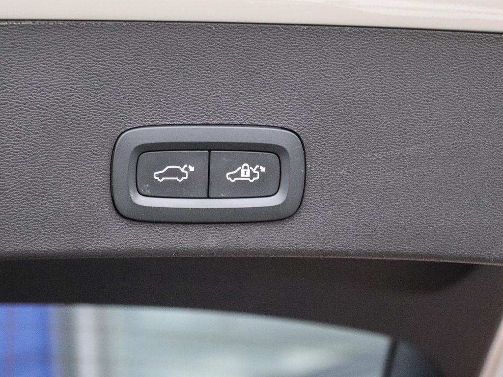 Volvo XC40 2023