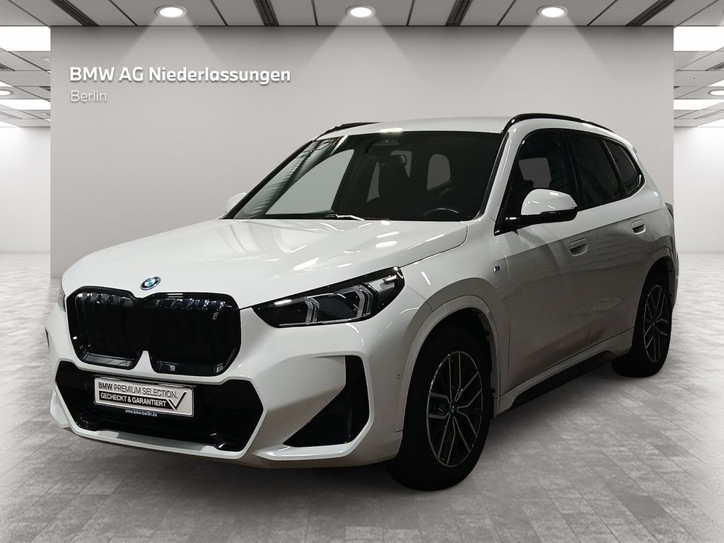 BMW iX1 2023