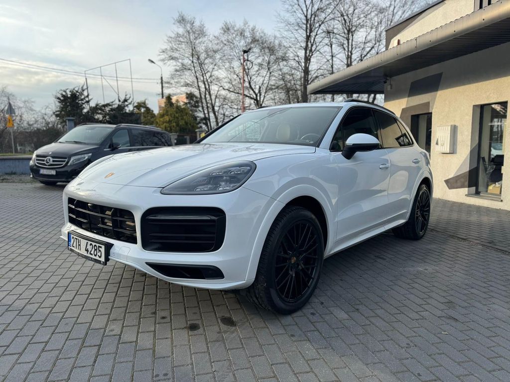 Porsche Cayenne 2021