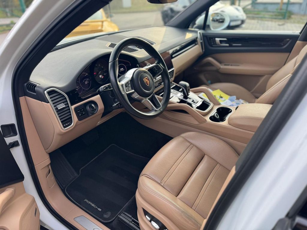 Porsche Cayenne 2021