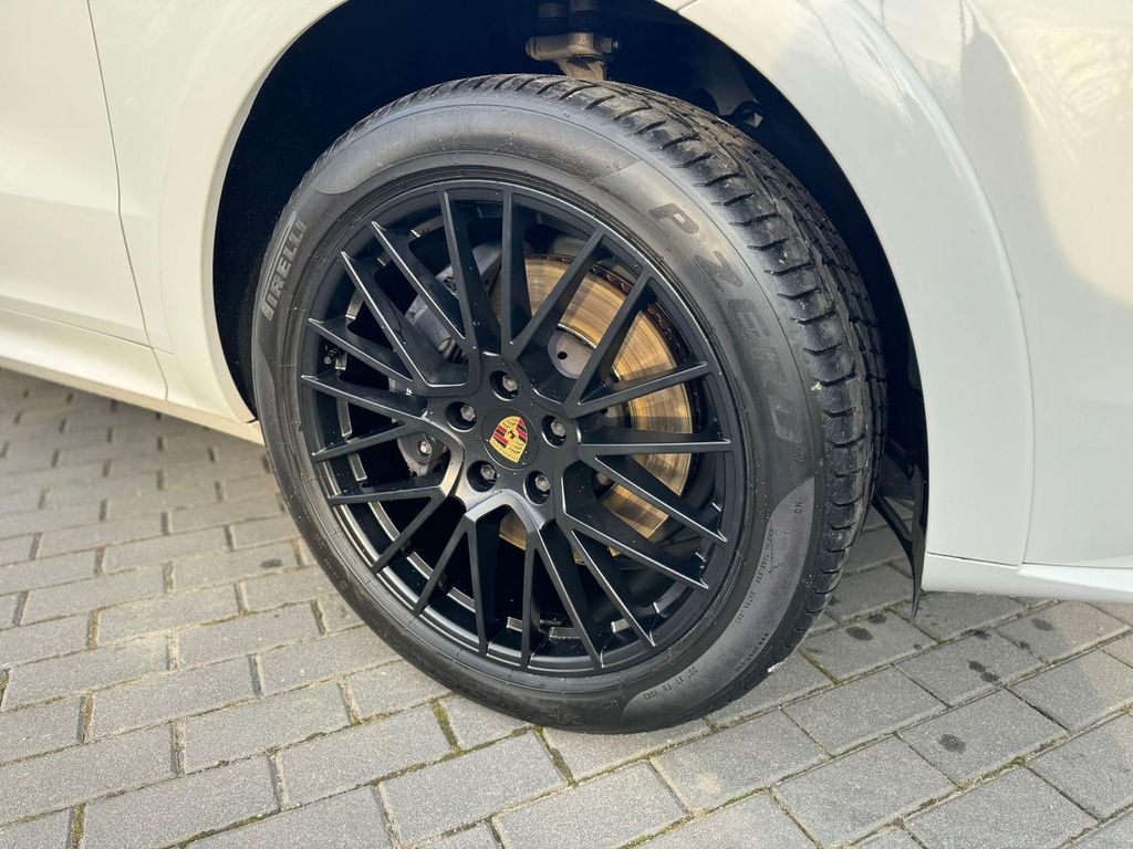 Porsche Cayenne 2021