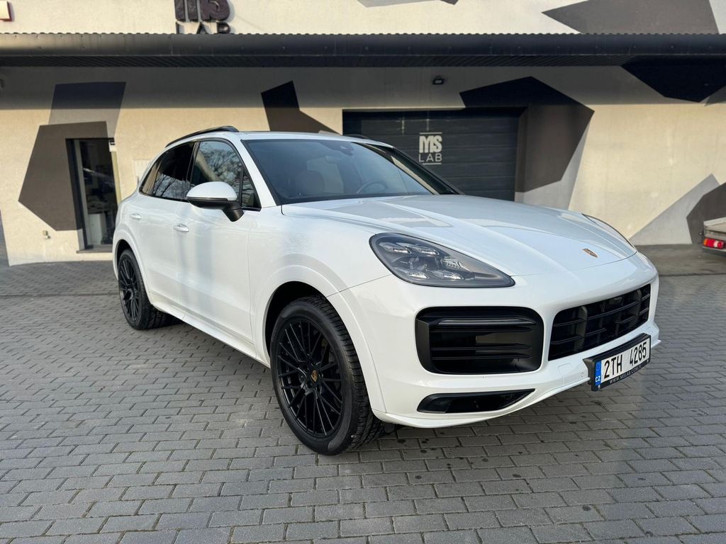 Porsche Cayenne 2021