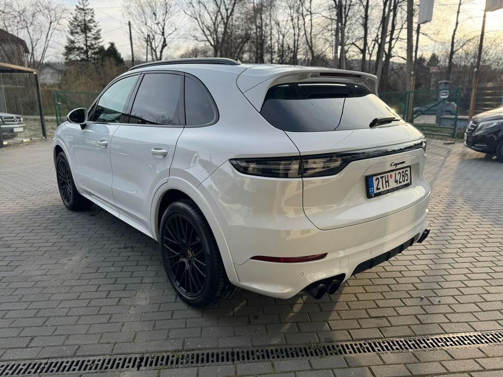 Porsche Cayenne 2021