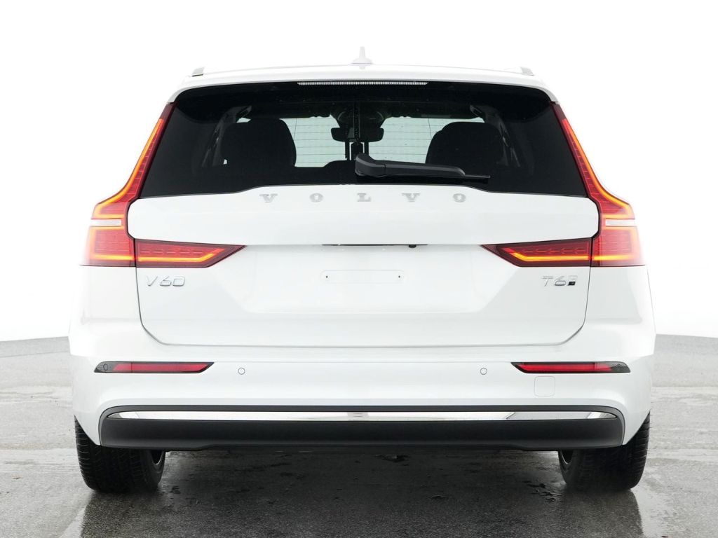 Volvo V60 2025