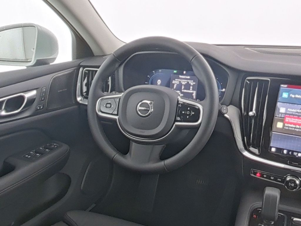 Volvo V60 2025