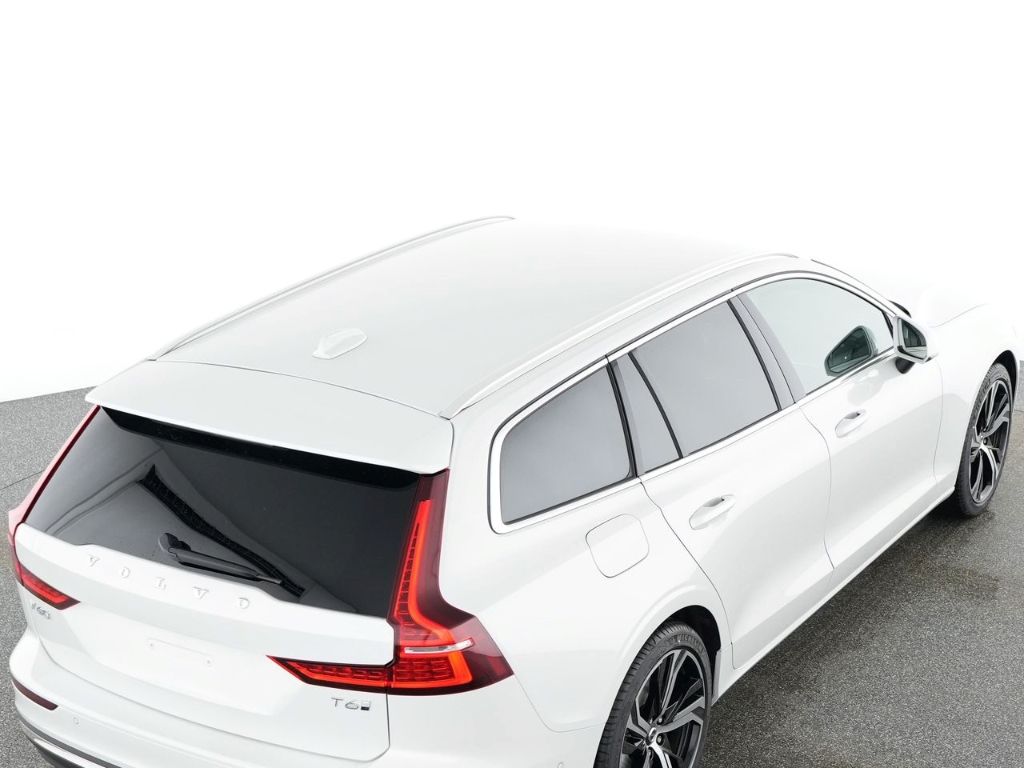 Volvo V60 2025