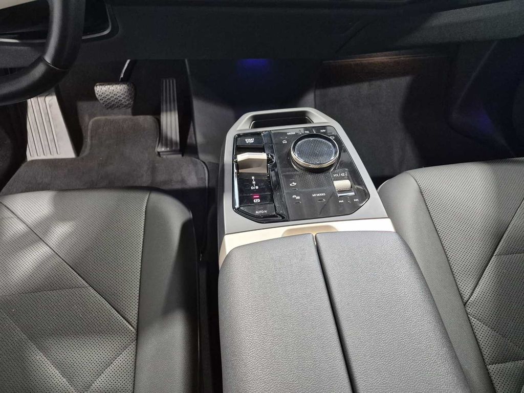 BMW iX 2023