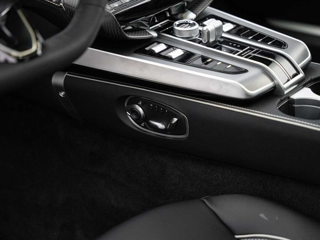 Aston Martin Vanquish