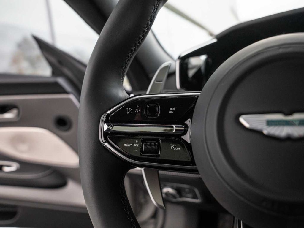 Aston Martin Vanquish