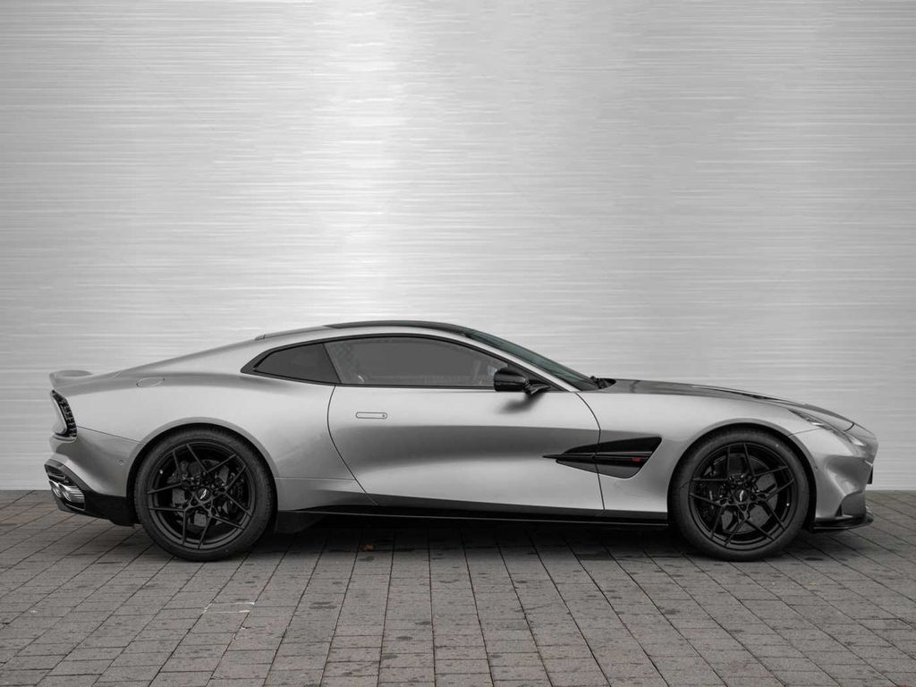 Aston Martin Vanquish