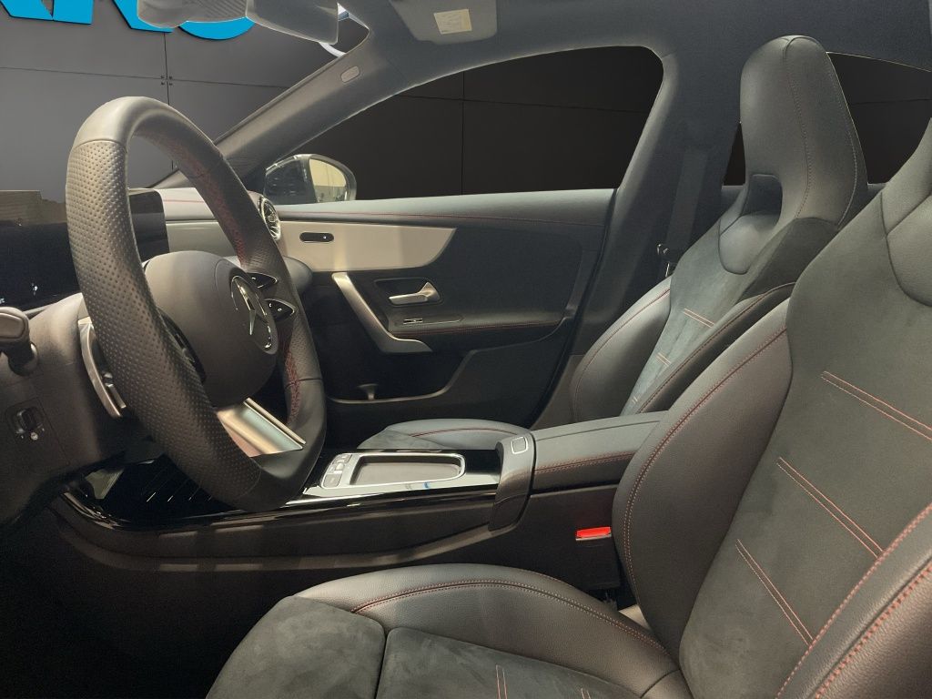 Mercedes-Benz CLA 200 2025